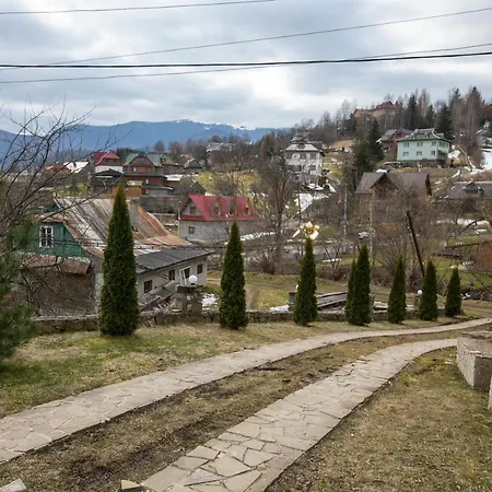 Анастасія Деревянный коттедж Яремча